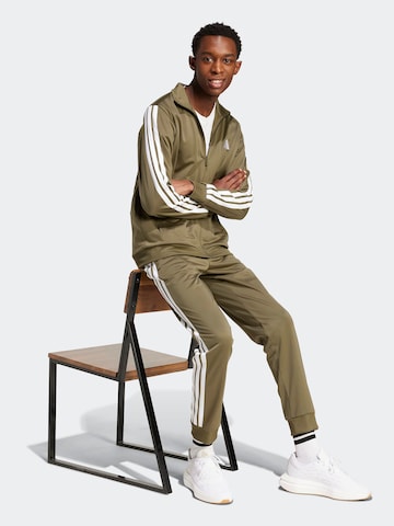 Costum de trening de la ADIDAS SPORTSWEAR pe verde: față