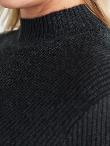 ONLY Carmakoma - Jersey 'CARKATIA' en gris