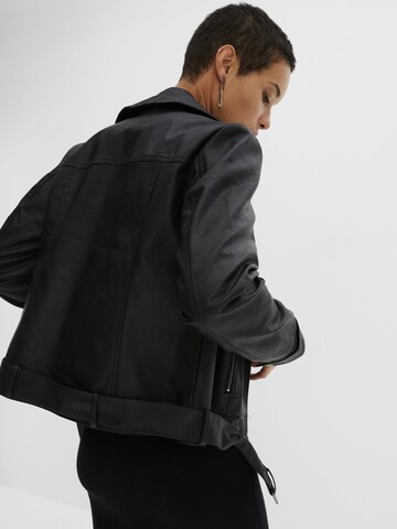 bonprix Jacke in Schwarz