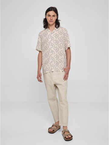 Urban Classics Regular fit Button Up Shirt in Beige