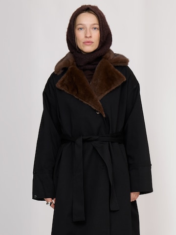 Manteau mi-saison ' OonaRS ' Résumé en noir : devant