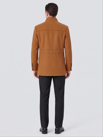 ALLTHEMEN Winter Coat 'Farbkante' in Beige