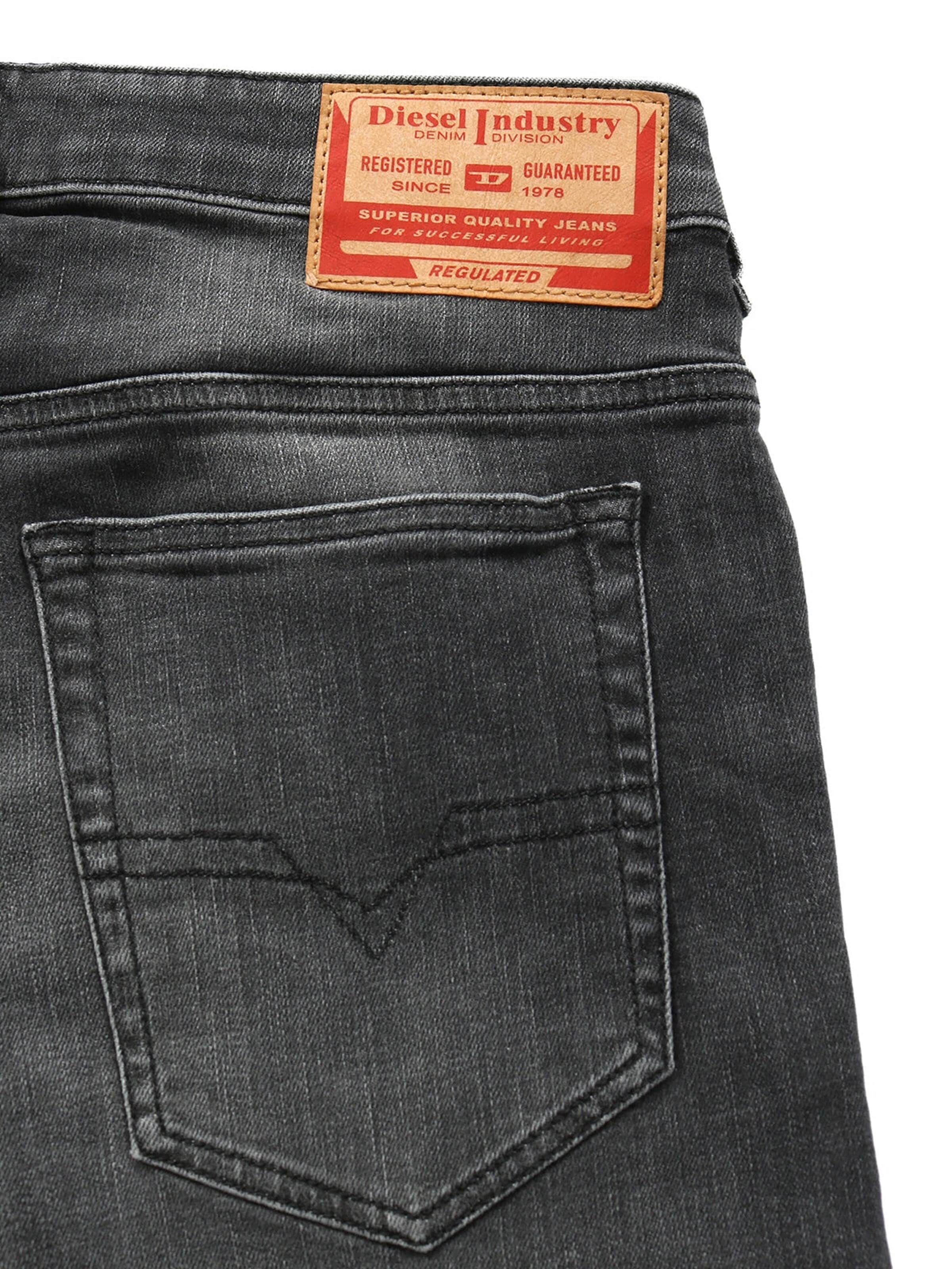DIESEL Regular Jeans 'D-YENNOX' in Grijs