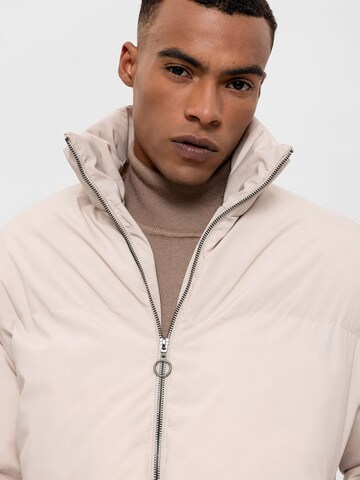 Antioch Between-season jacket in Beige