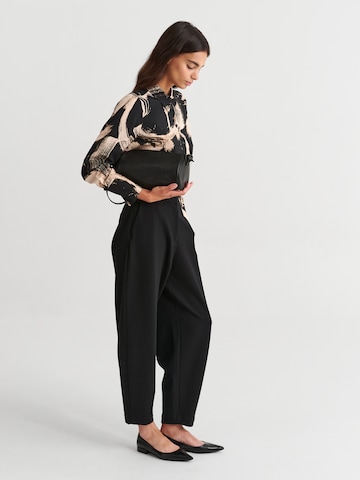 TATUUM - regular Pantalón en negro