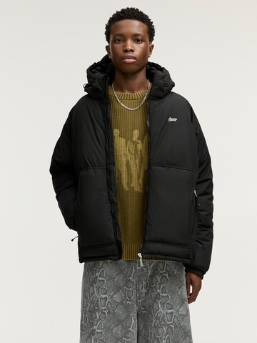Pull&Bear Vinterjacka i svart: framsida