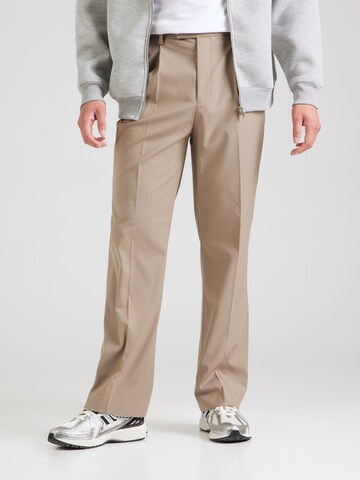 Regular Pantalon à pince TOPMAN en marron : devant
