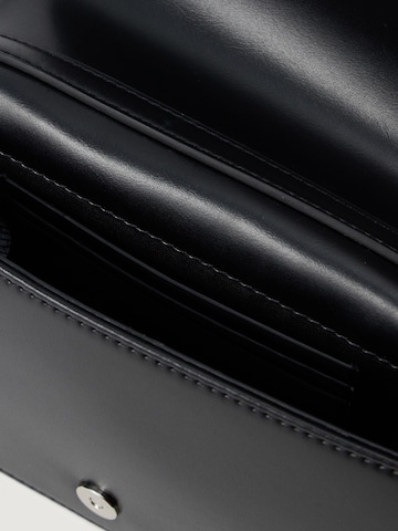 Calvin Klein Torba na ramię w kolorze czarny