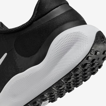 NIKE Sportschuh 'REVOLUTION 7 GS' in Schwarz