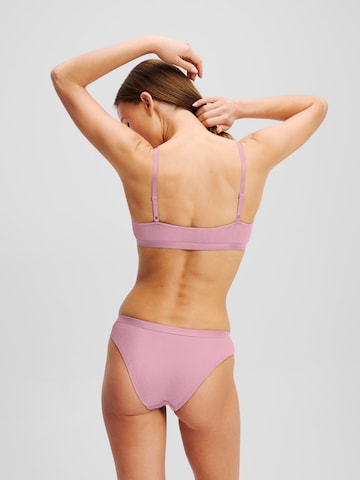 Karl Lagerfeld - Cueca em rosa