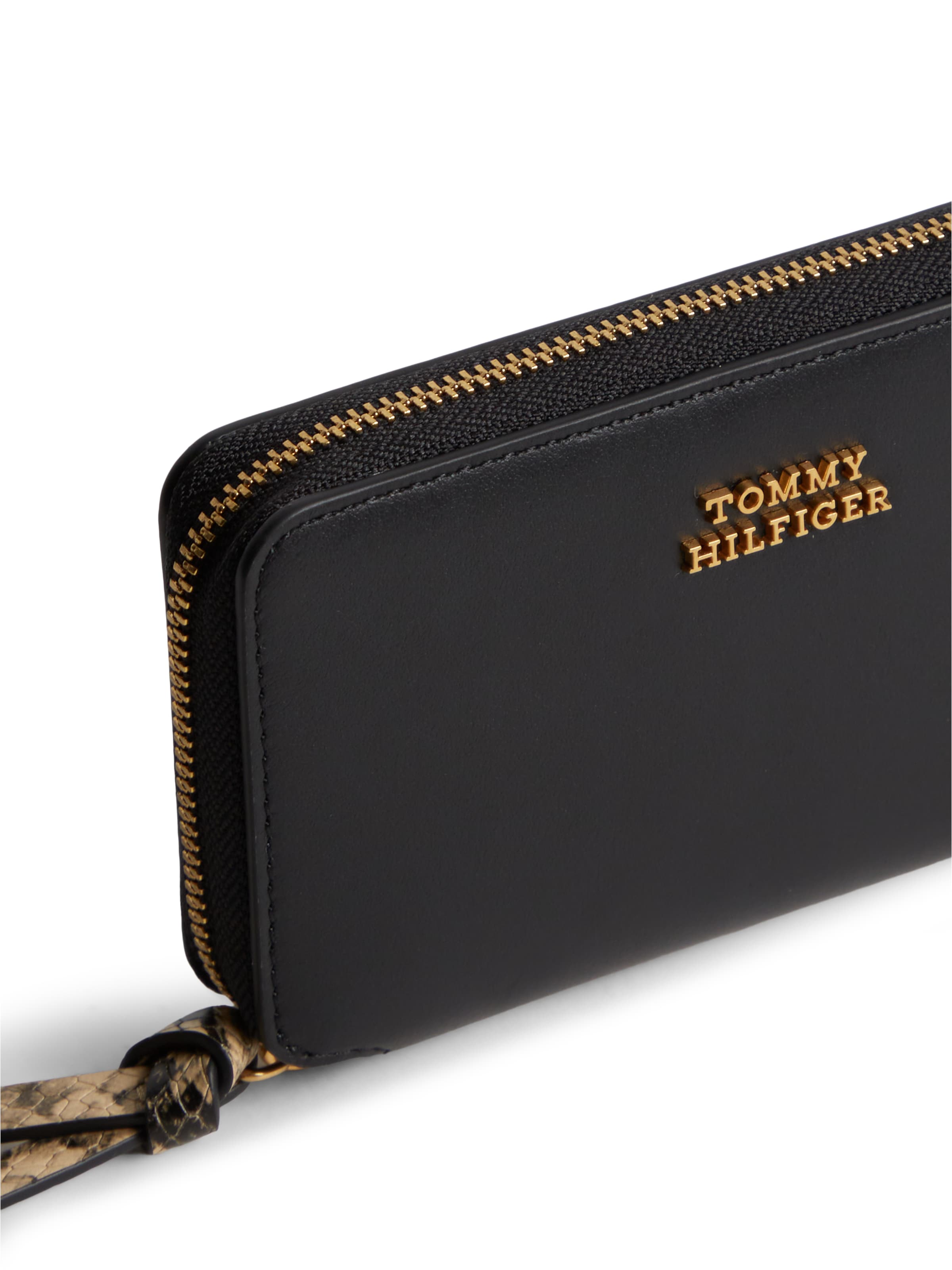 TOMMY HILFIGER Wallet in Black