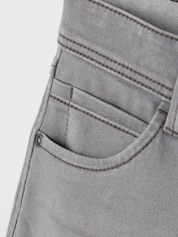 NAME IT - Slimfit Vaquero 'Silas' en gris