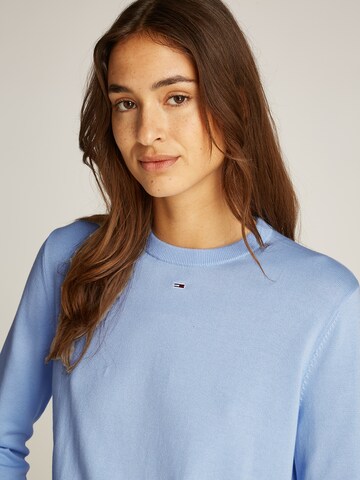 Tommy Jeans Sweater 'ESSENTIAL' in Blue