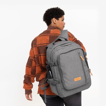 EASTPAK Rucksack 'Volker' in Grau