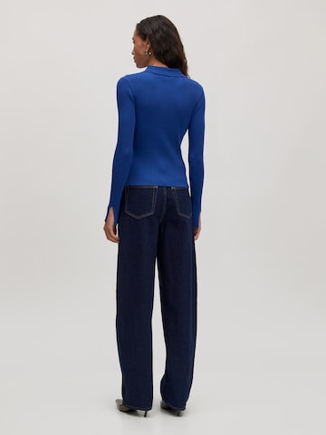 EDITED Shirt 'Yvana Polo' in Blauw