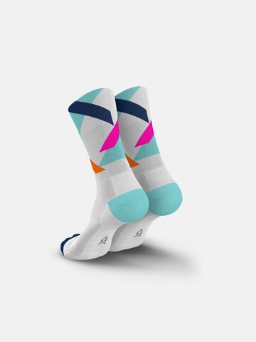 INCYLENCE Athletic Socks 'STRIKES' in White