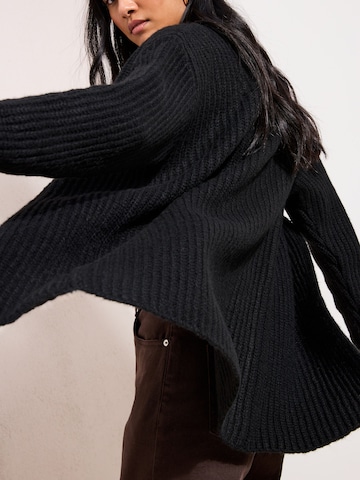 Friends Like These Вязаная кофта в Черный