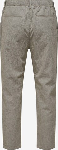 Slimfit Pantaloni con pieghe 'Dew' di Only & Sons in grigio