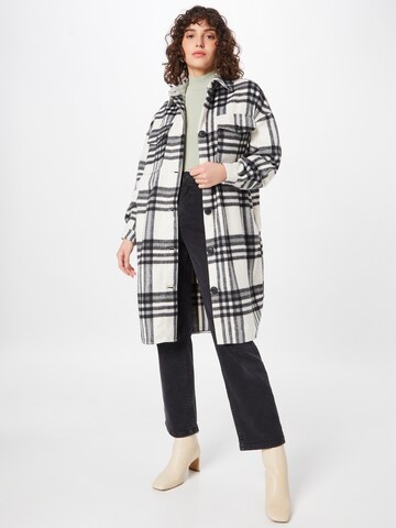 VERO MODA Between-Seasons Coat 'Nelly' in White