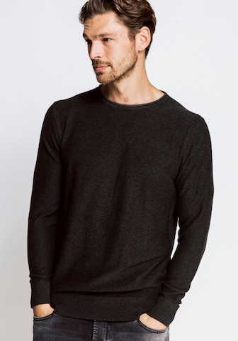 Zhrill Sweatshirt in Black: front