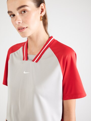 Nike Sportswear - Camiseta en gris