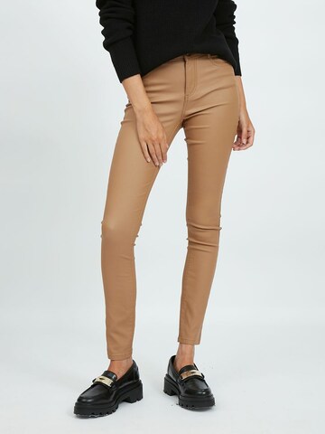 VILA Jeans in Brown: front