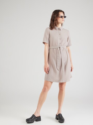 Robe-chemise 'MADDIE' PIECES en beige : devant