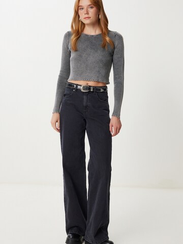 Happiness İstanbul Pullover i grå