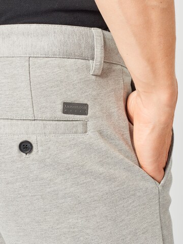 regular Pantaloni con pieghe di Lindbergh in grigio