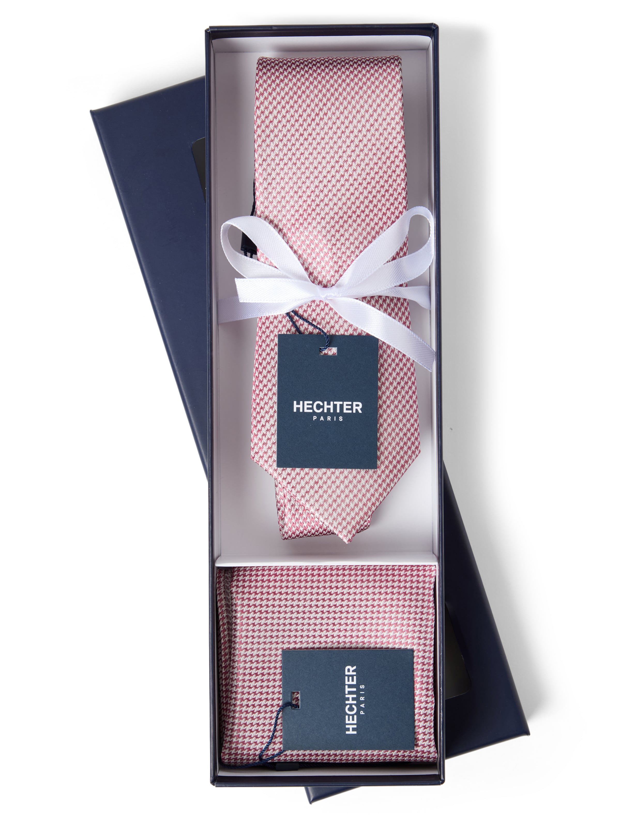 HECHTER PARIS Pocket Square in Pink