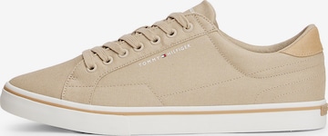 Baskets basses TOMMY HILFIGER en beige : devant