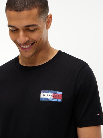 TOMMY HILFIGER - Camisa 'BRAND LOVE' em preto