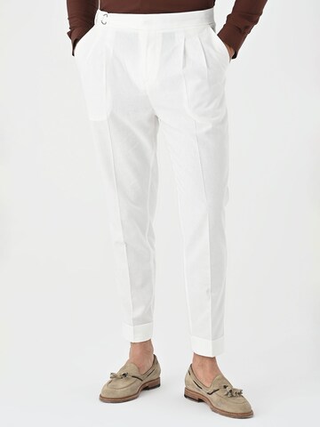 Antioch Tapered Pleat-front trousers in White: front