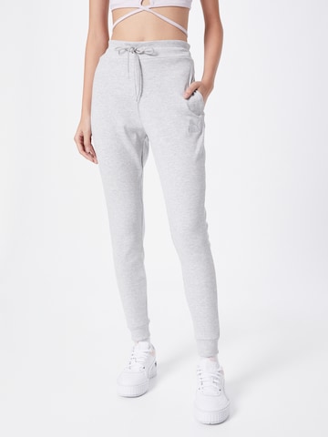 Effilé Pantalon PUMA en gris : devant