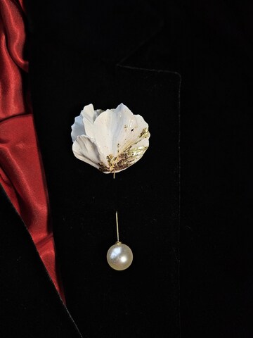 NARRU Broche 'Dalia Brooch' in Wit