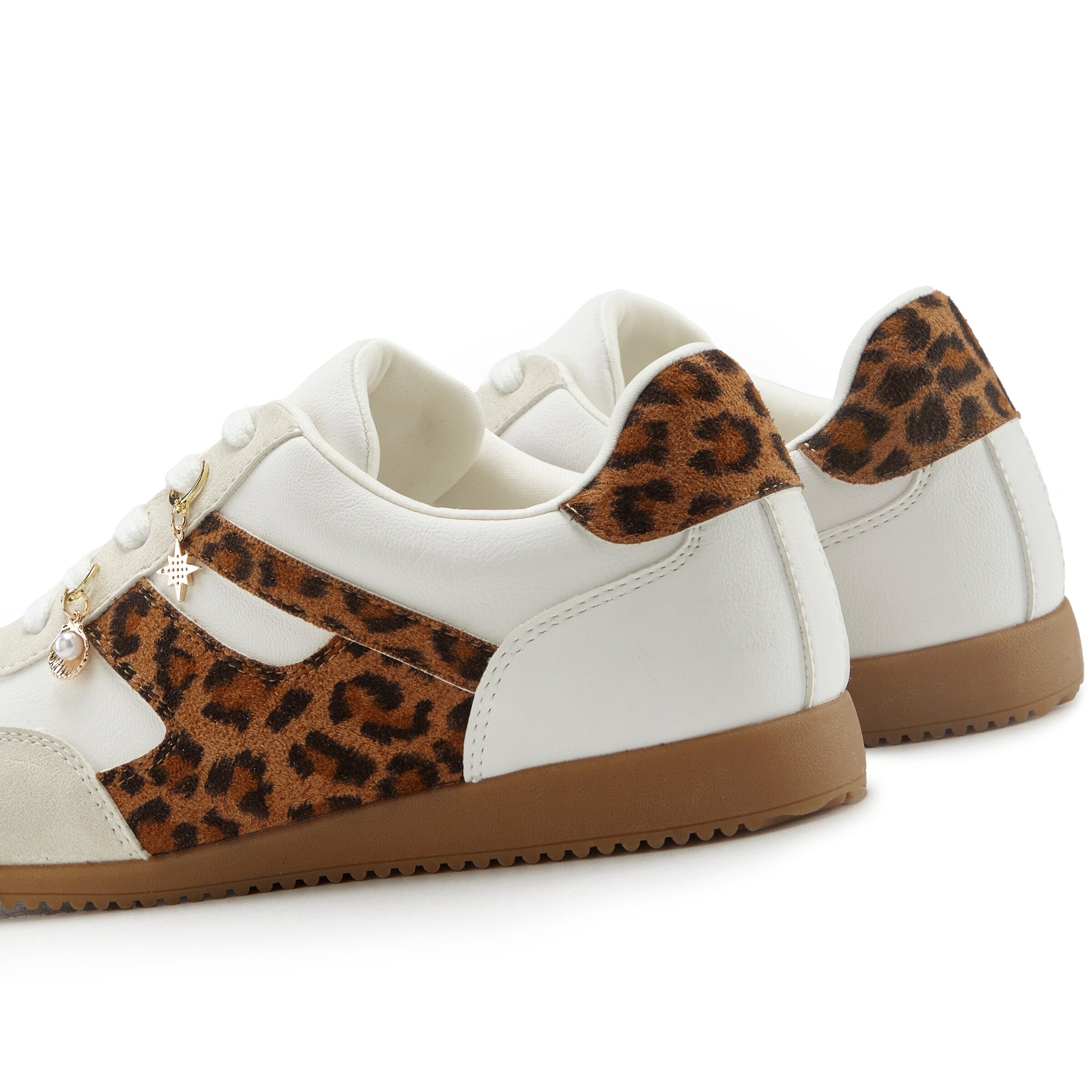 LASCANA Σνίκερ χαμηλό σε λευκό