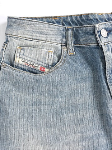 DIESEL Loosefit Jeans 'KRASHEE R08BI' in Blau