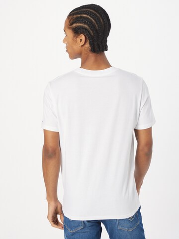 T-Shirt 'JAMES' ARMEDANGELS en blanc