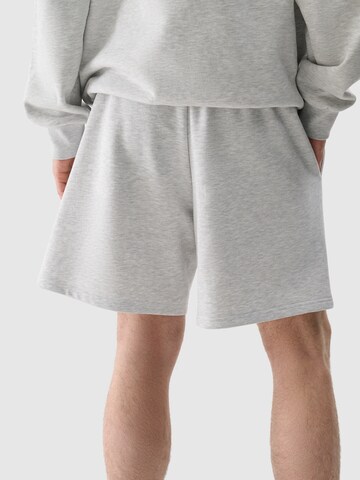 4F - Loosefit Pantalón deportivo en gris