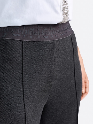 Wide leg Pantaloni de la Rich & Royal pe negru