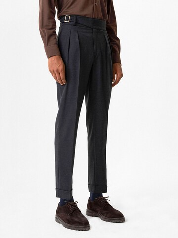 Tapered Pantaloni con pieghe 'Abelard' di Antioch in blu