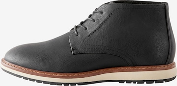 Boots stringati di Next in nero: frontale