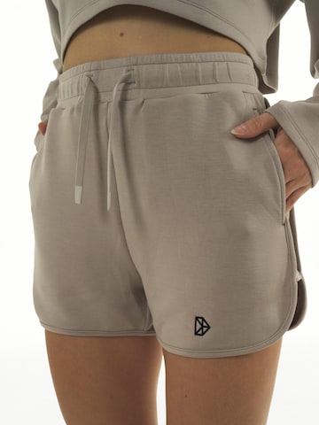 DRILLS Apparel Regular Hose 'Recreation'‌‌ in Beige: Vorderseite