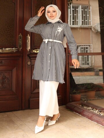 MODAMIHRAM Tunic in Black