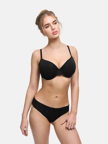 T-shirt Reggiseno 'Baumwoll T-Shirt-BH mit Bügel' di cfab (formerly creamy fabrics) in nero: frontale