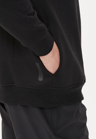 ENDURANCE Athletic Sweatshirt in Black