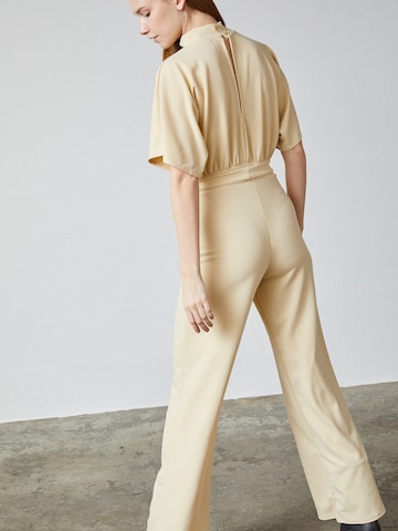 SISTERS POINT Jumpsuit in Beige