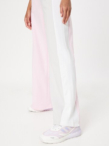 ADIDAS ORIGINALS Wide Leg Hose in Pink