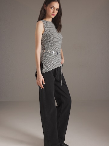 Trendyol Top in Black