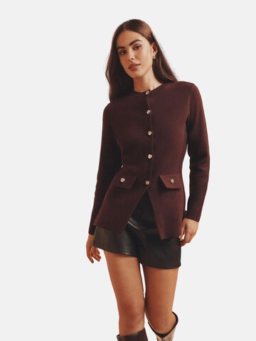 Lipsy Strickjacke in Braun: Vorderseite